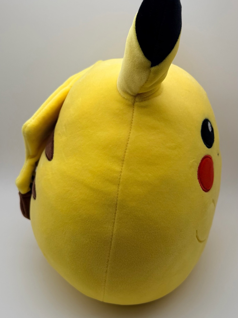 Pokemon Plush Ball - Bright Yellow - Picture 4 of 7